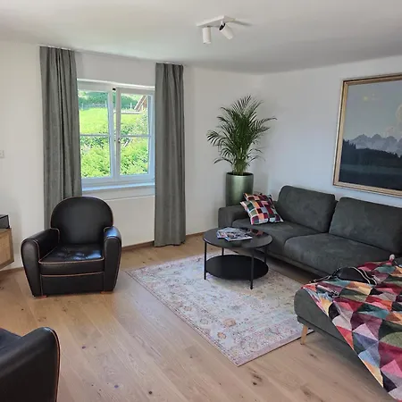 Haus Koenigsreiter, Der Besondere Platz アパート *