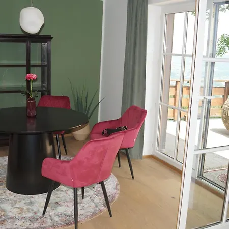 Haus Koenigsreiter, Der Besondere Platz *